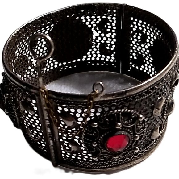 Vintage Silver Wide Filigree Hinged Bangle Bracelet with Red Glass Stones - Picture 1 of 16